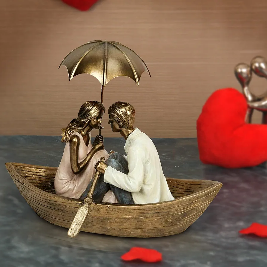 Romantic boat couple showpiece